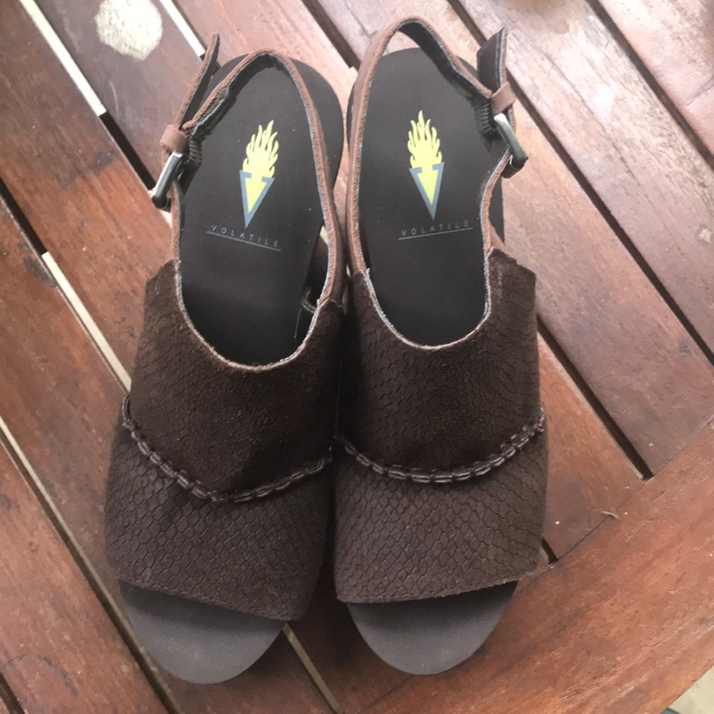 Volatile 3 1/2” Leather Ladies Wedge Shoes